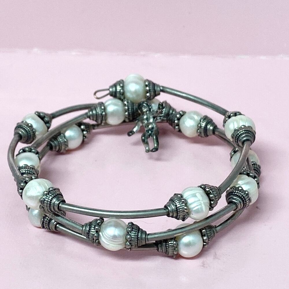 Freshwater Pearl & Silver Tone Memory Wire Bracelet – Angel Charm – 2000s